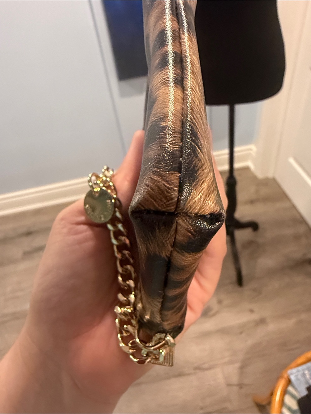 Buy 2 for 20$ ✌🏻Celine Dion Leopard Print Change Purse with Gold Chain - Picture 5 of 6
